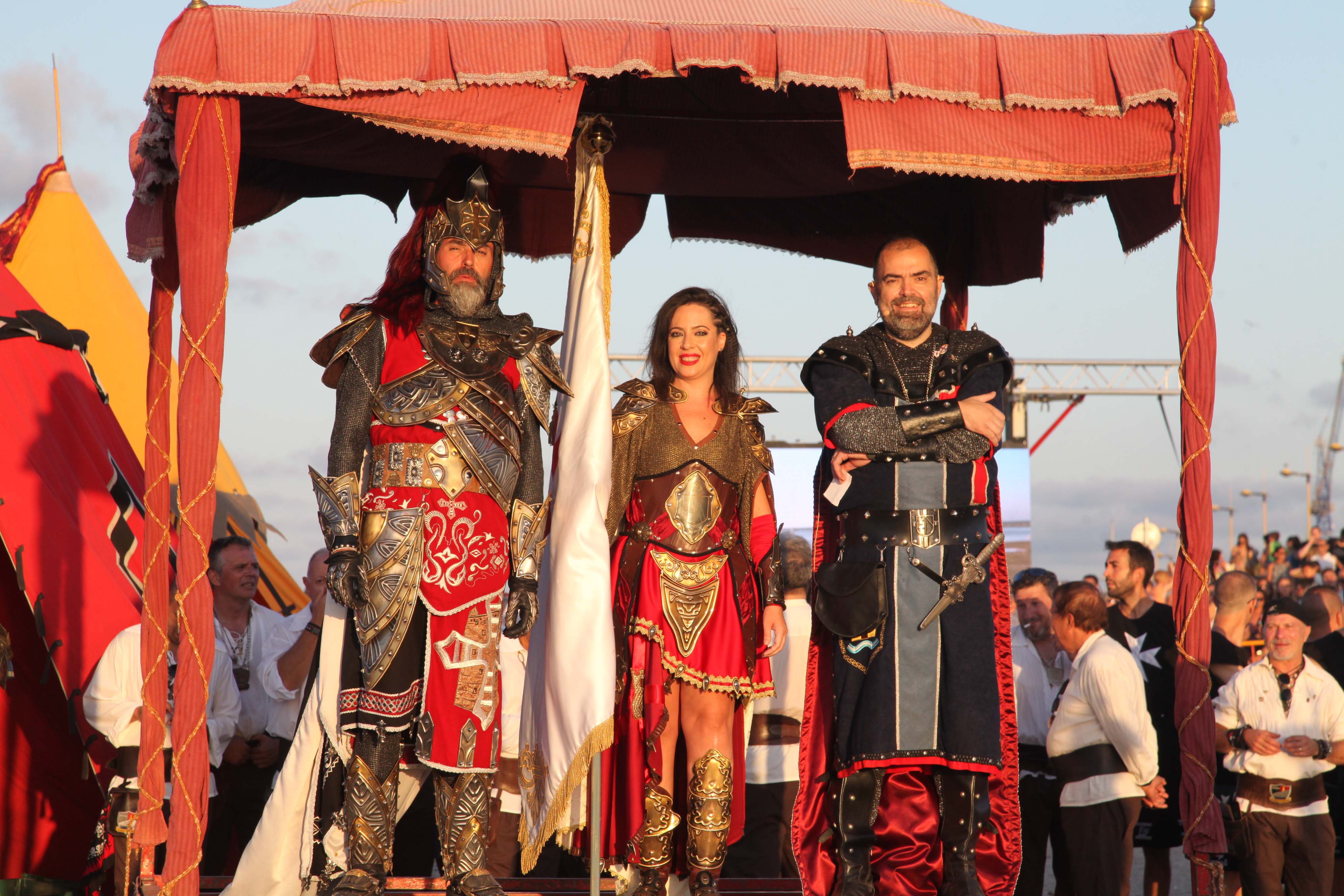 Los Moros y Cristianos desembarcan en Dénia