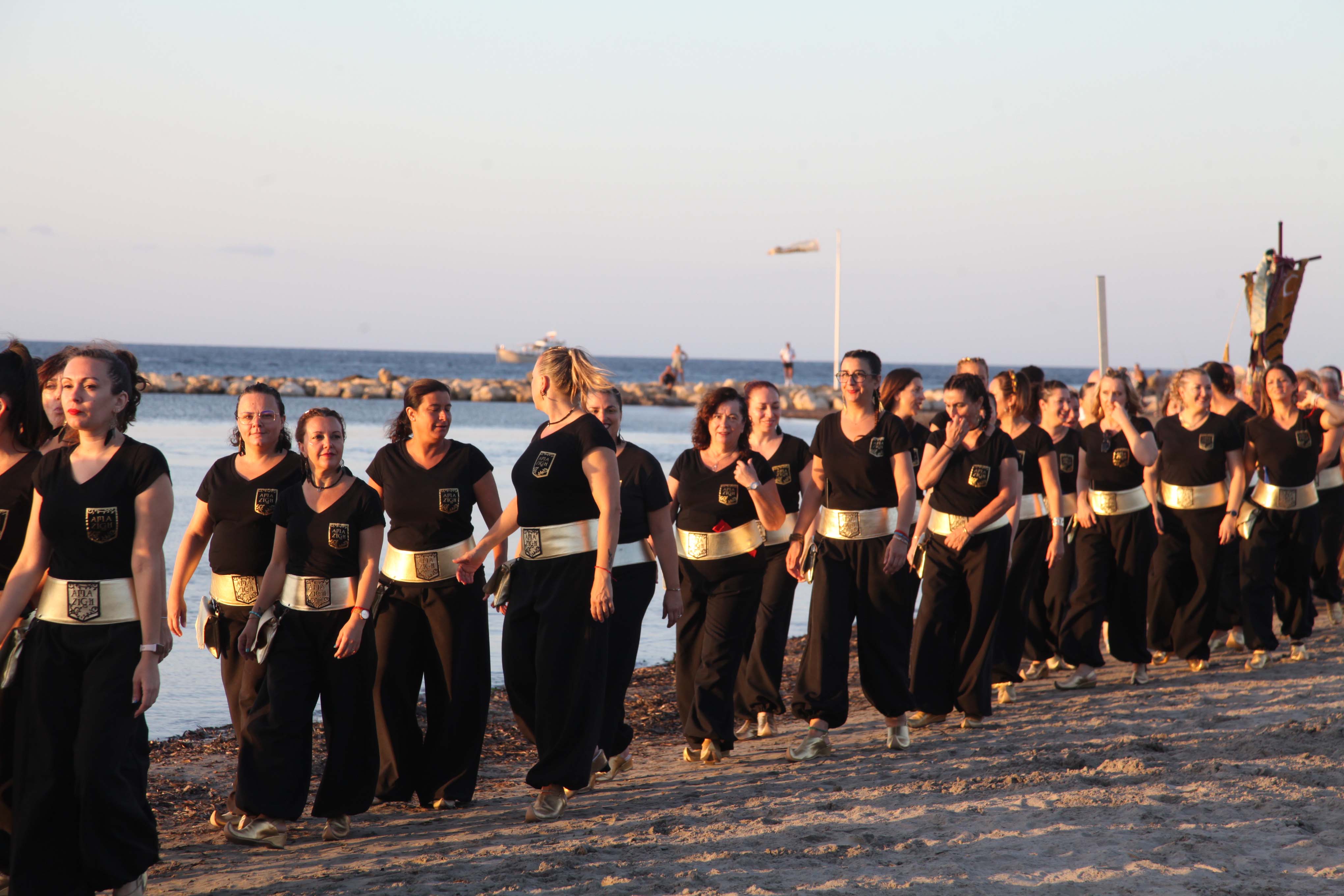 Los Moros y Cristianos desembarcan en Dénia