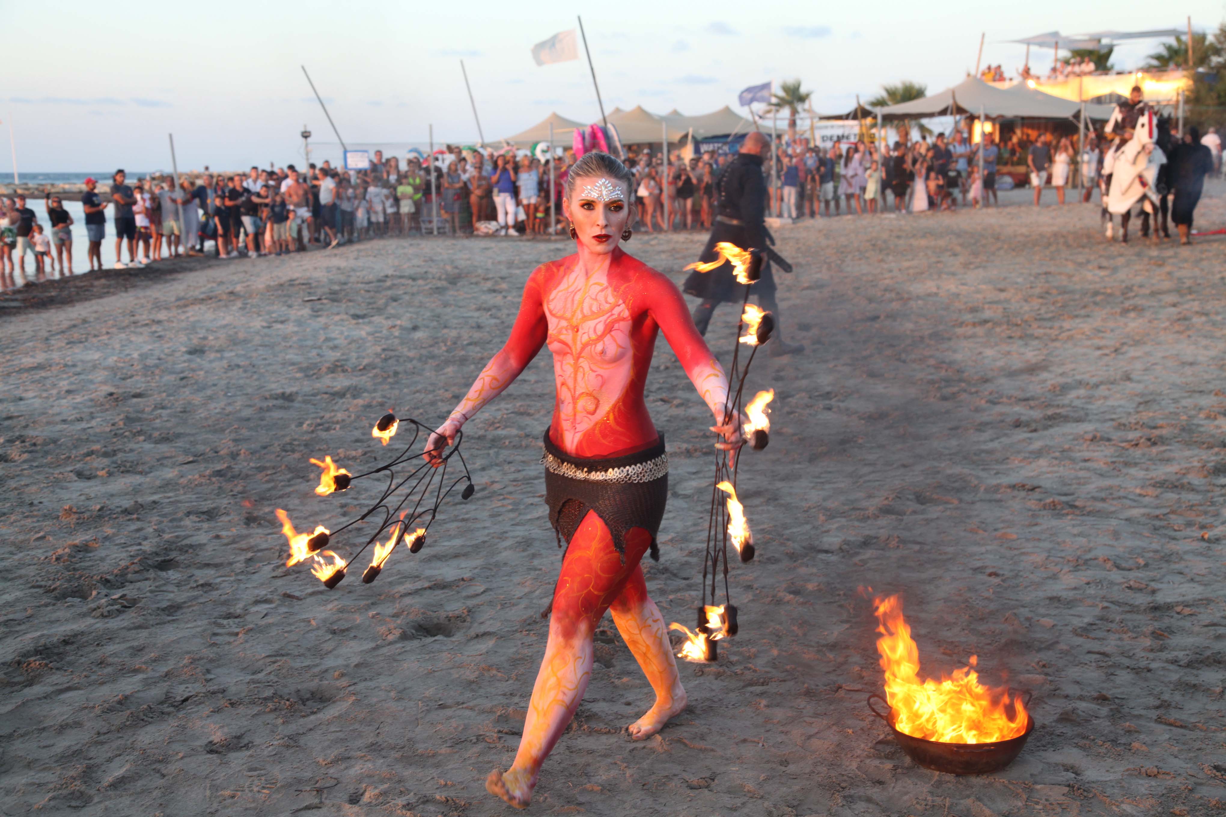 Los Moros y Cristianos desembarcan en Dénia