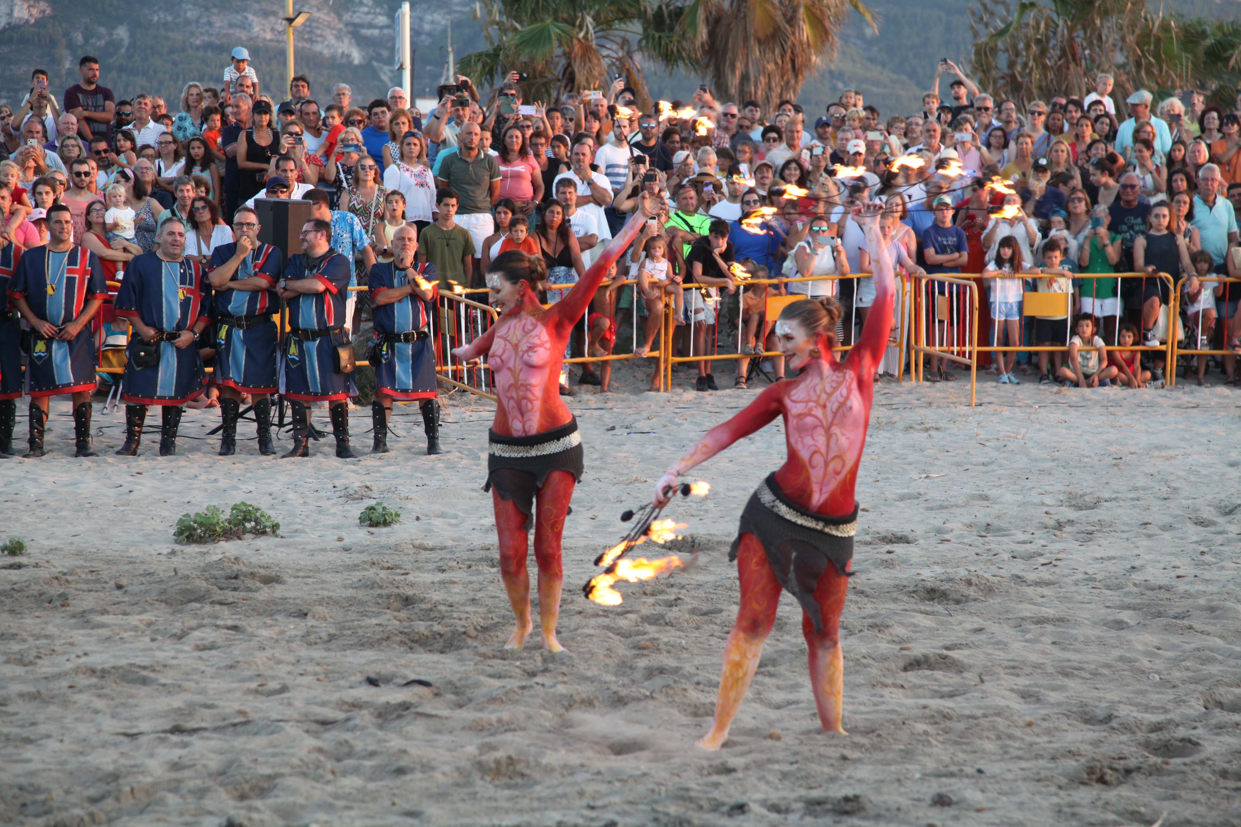 Los Moros y Cristianos desembarcan en Dénia