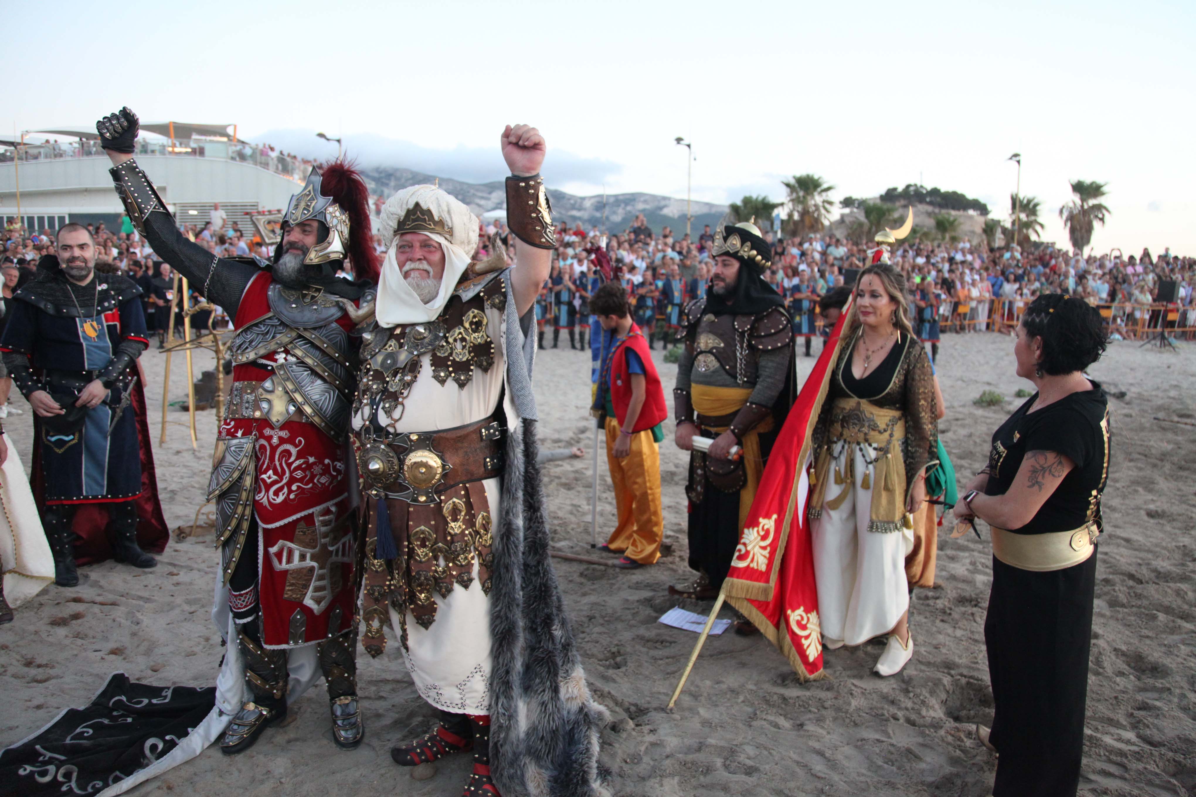 Los Moros y Cristianos desembarcan en Dénia