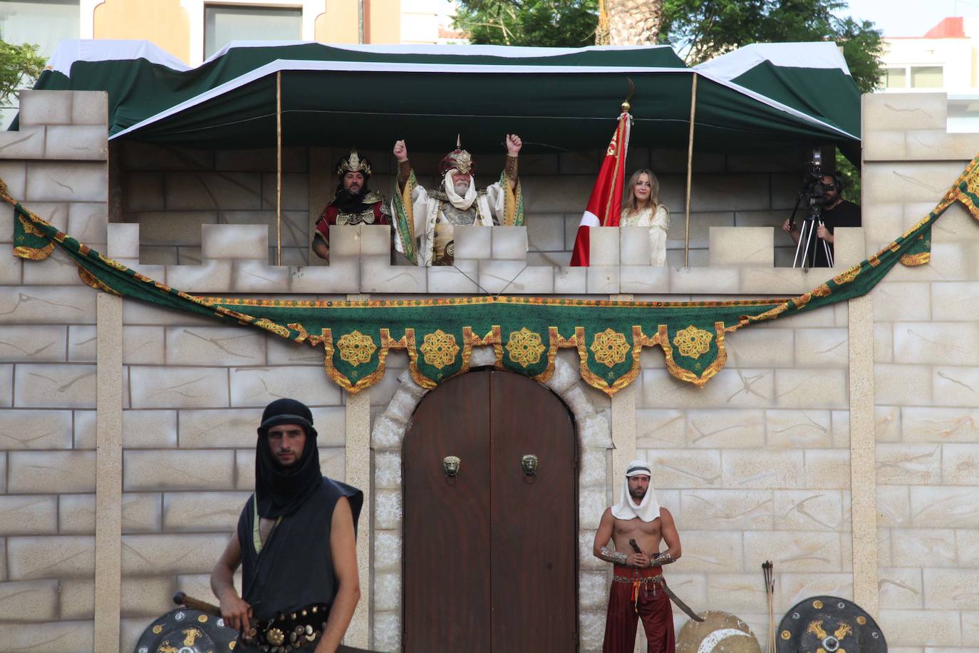El Milagro de la Niebla y el castillo de fuegos artificiales despiden los Moros y Cristianos de Dénia