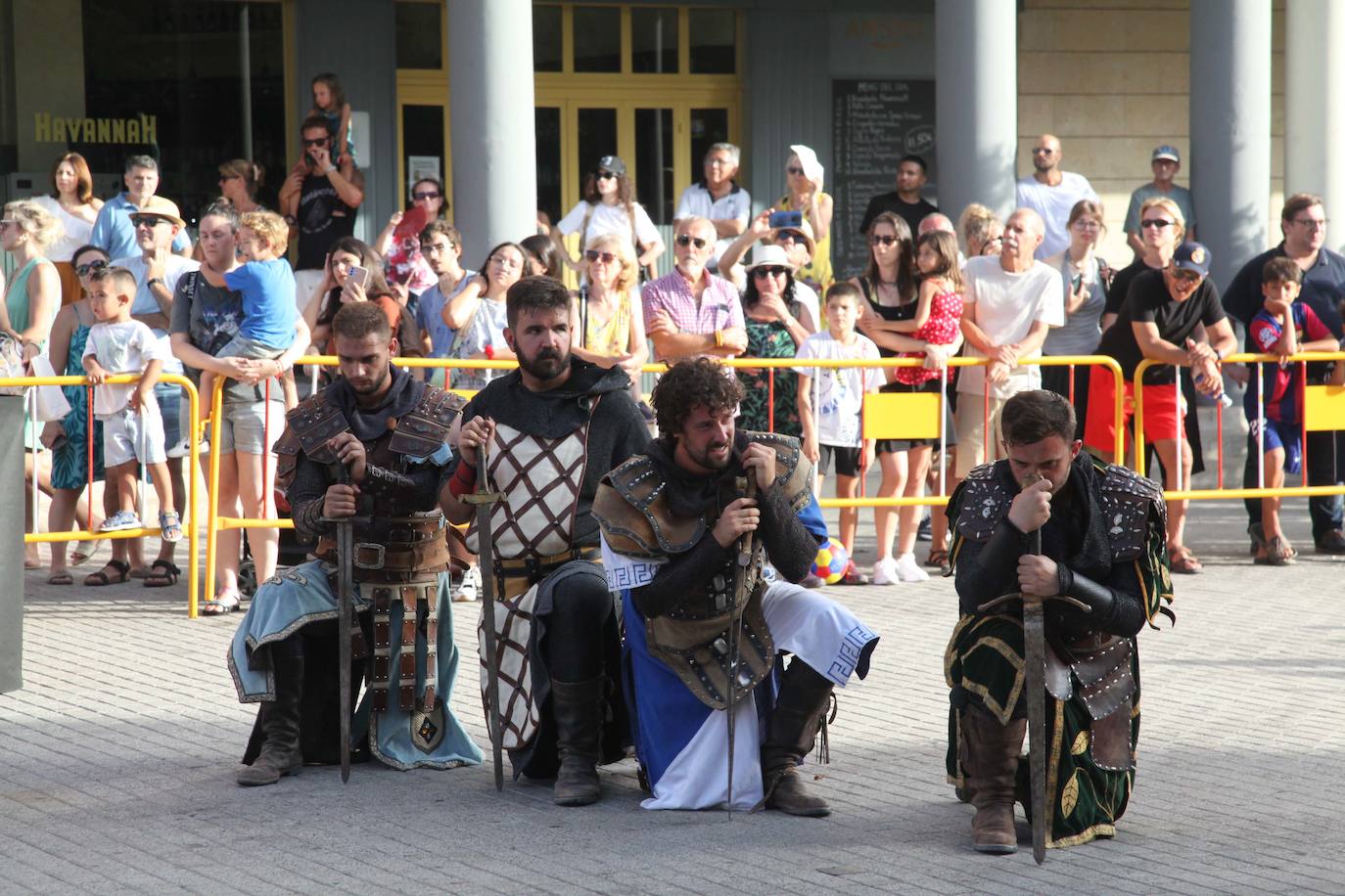 El Milagro de la Niebla y el castillo de fuegos artificiales despiden los Moros y Cristianos de Dénia