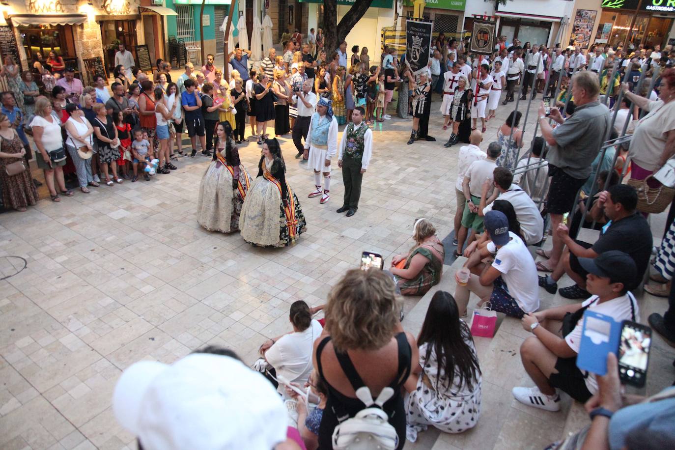 El Milagro de la Niebla y el castillo de fuegos artificiales despiden los Moros y Cristianos de Dénia