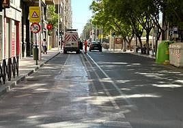 Retirada del carril bici de la calle Juan Carlos I de Elche.