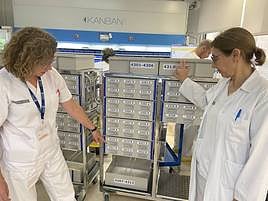 El uso de estas estaciones móviles de trabajo facilita administrar la dosis adecuada.