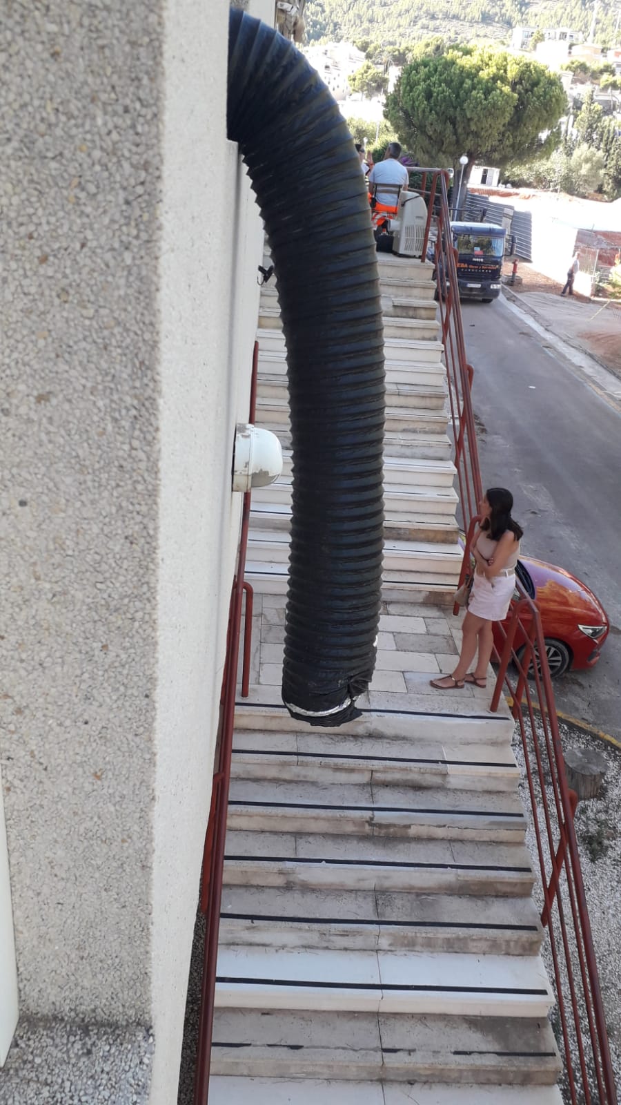 Imagen secundaria 2 - Estado que presenta actualmente la climatización en la base del SAMU de Dénia,