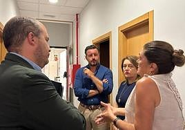 Reunión del gobierno de Elche para el reparto de las competencias.