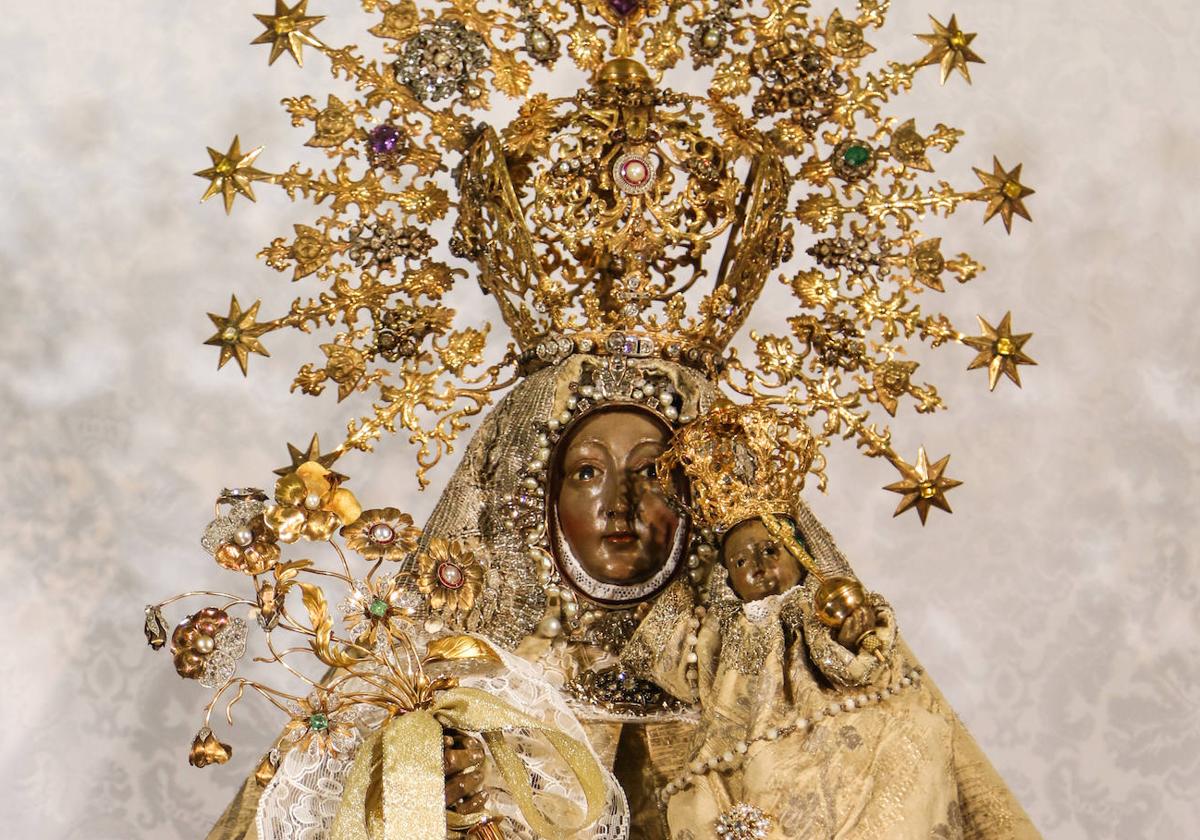 La virgen de Monserrate, patrona de Orihuela.