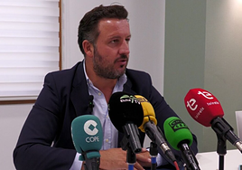 Pablo Ruz, alcalde de Elche, en la rueda de prensa.