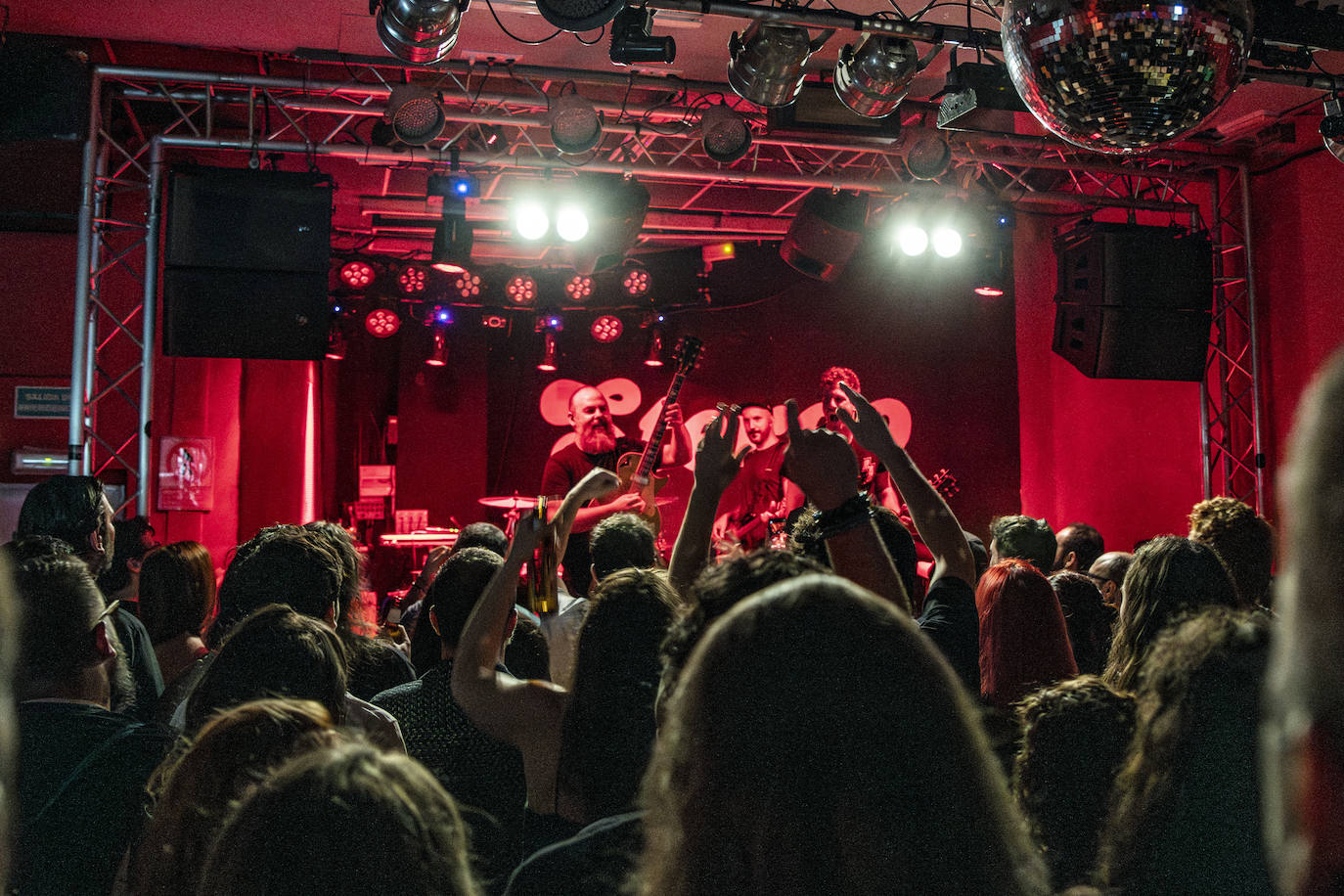 La sala Stereo abarrotada para ver actuar al cuarteto madrileño.
