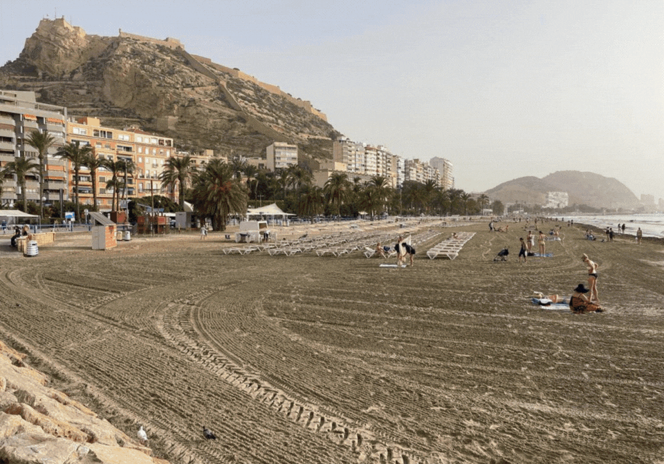 Playa de el Postiguet a primera hora de la mañana