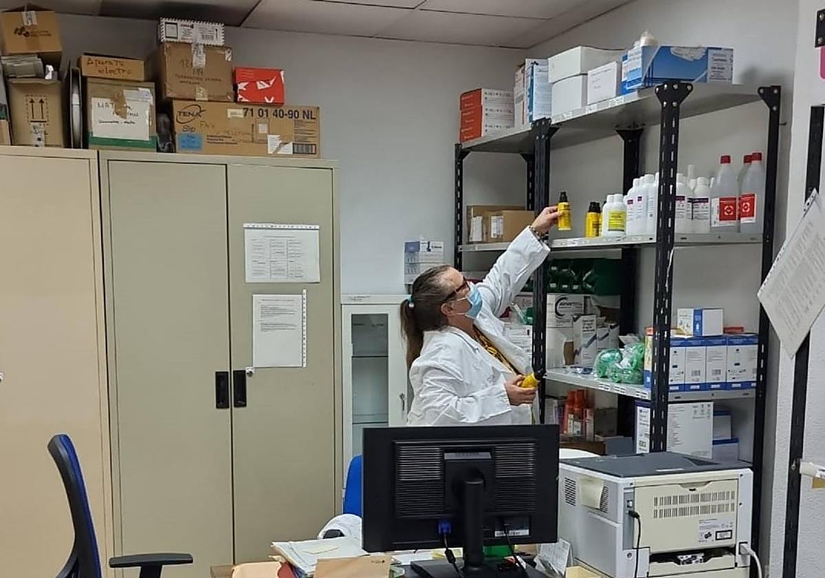 Empleada del consultorio de San Gabriel.