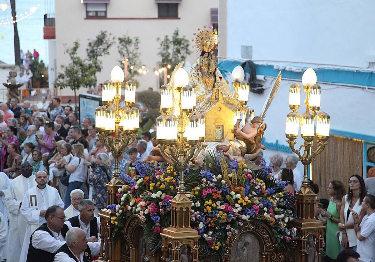 La procesión a la Mare de Déu de Loreto emociona en Xàbia