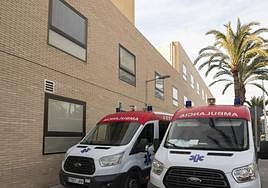 Ambulancias en el Hospital de Elche
