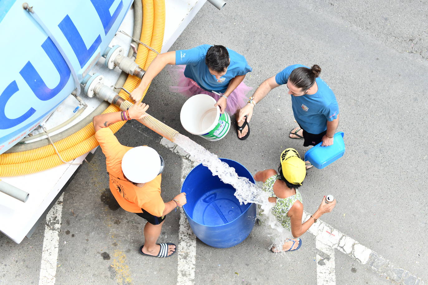 El Raval Roig despide sus fiestas con la tradicional Poalà