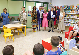 Visita del conseller Rovira a un centro el primer día de curso.