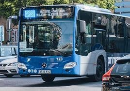Autobús circulando por Alicante.
