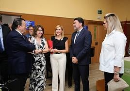 Amparo Navarro, rectora de la UA, junto a Salomé Pradas, consellera de Transporte, y Luis Barcala, alcalde de Alicante, durante la jornada de movilidad sostenible