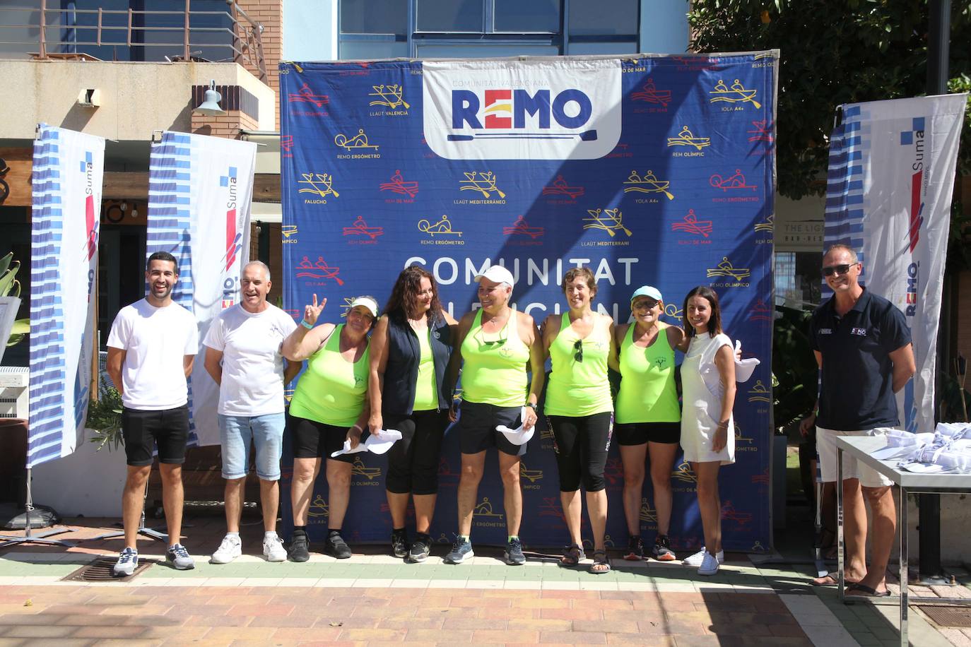 Una carrera de remos para luchar contra el cáncer de mama en Dénia