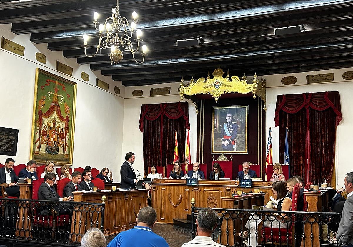 El alcalde Pablo Ruz durante una intervención en el pleno ordinario de septiembre.