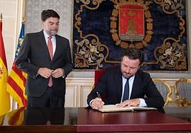 Los alcaldes de Alicante y Elche, Luis Barcala y Pablo Ruz.