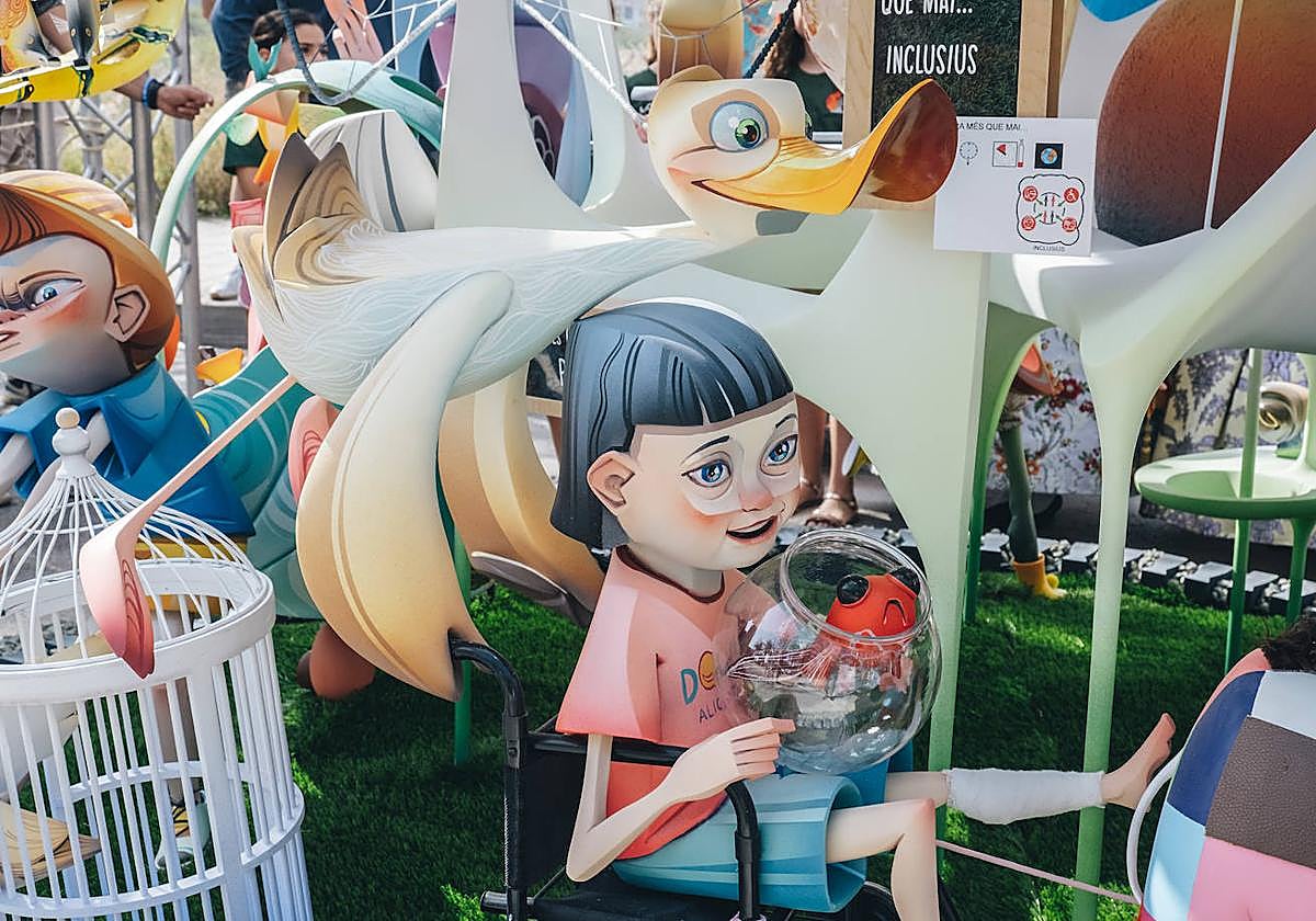 La hoguera infantil de Baver-Els Antigons se alzó este año con el primer premio.