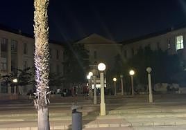 Familiares y allegados esperan la liberación de los ocho menores.