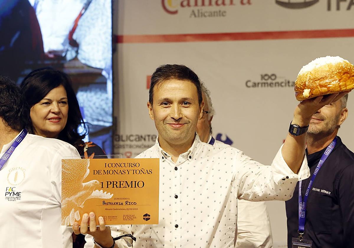 La pastelería Rico de Ibi recoge el premio.