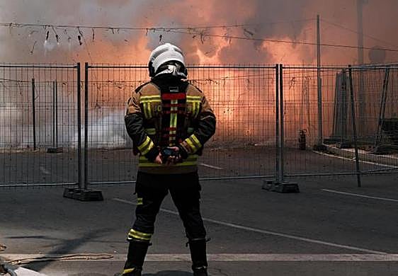 Mascletà desde la plaza de los Luceros.