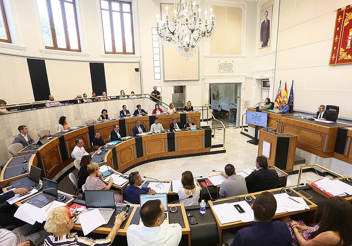 Pleno de la Diputación Provincial de Alicante.