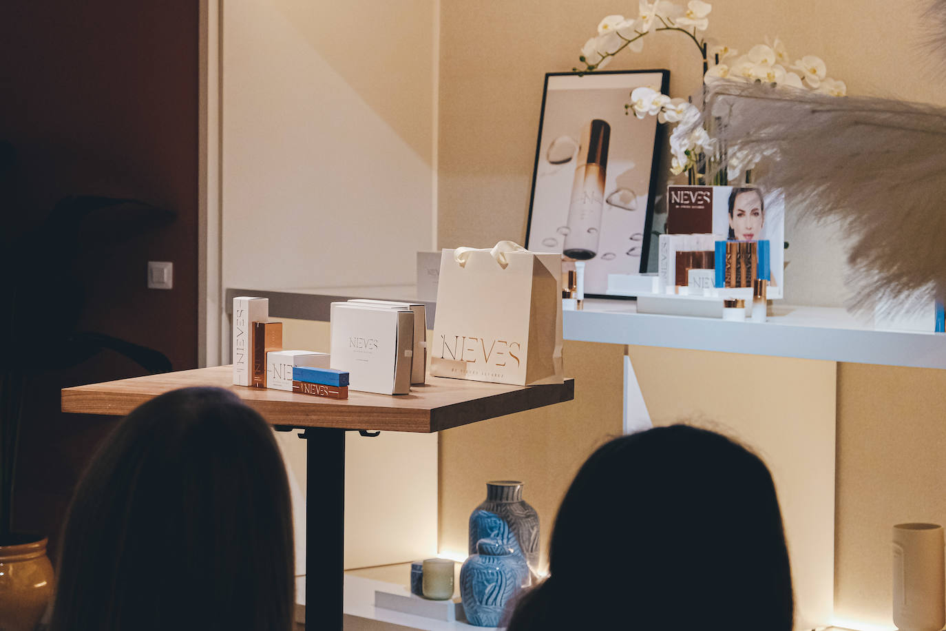 Nieves Álvarez presenta en Alicante su nueva línea de belleza