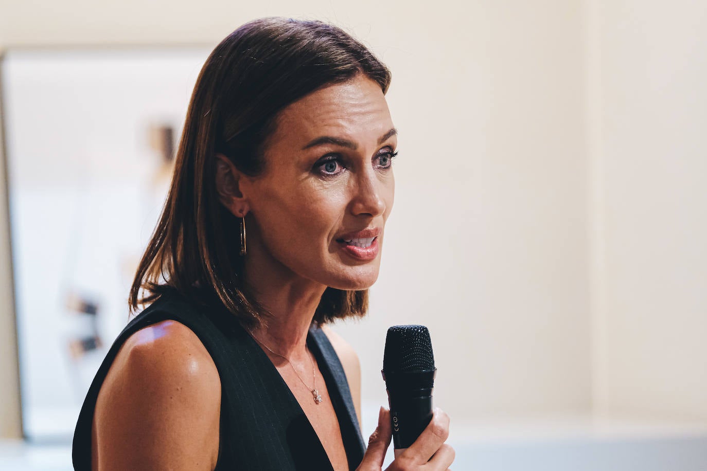 Nieves Álvarez presenta en Alicante su nueva línea de belleza