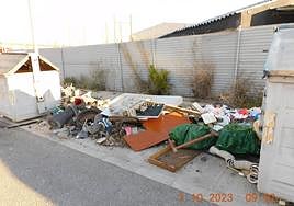 Los vertidos irregulares en el polígono El Canastell.