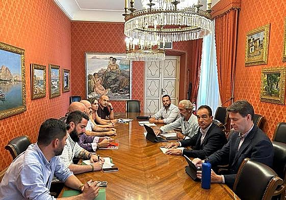 Comisión de Presidencia, en la antigua sala de la Junta de Gobierno Local.