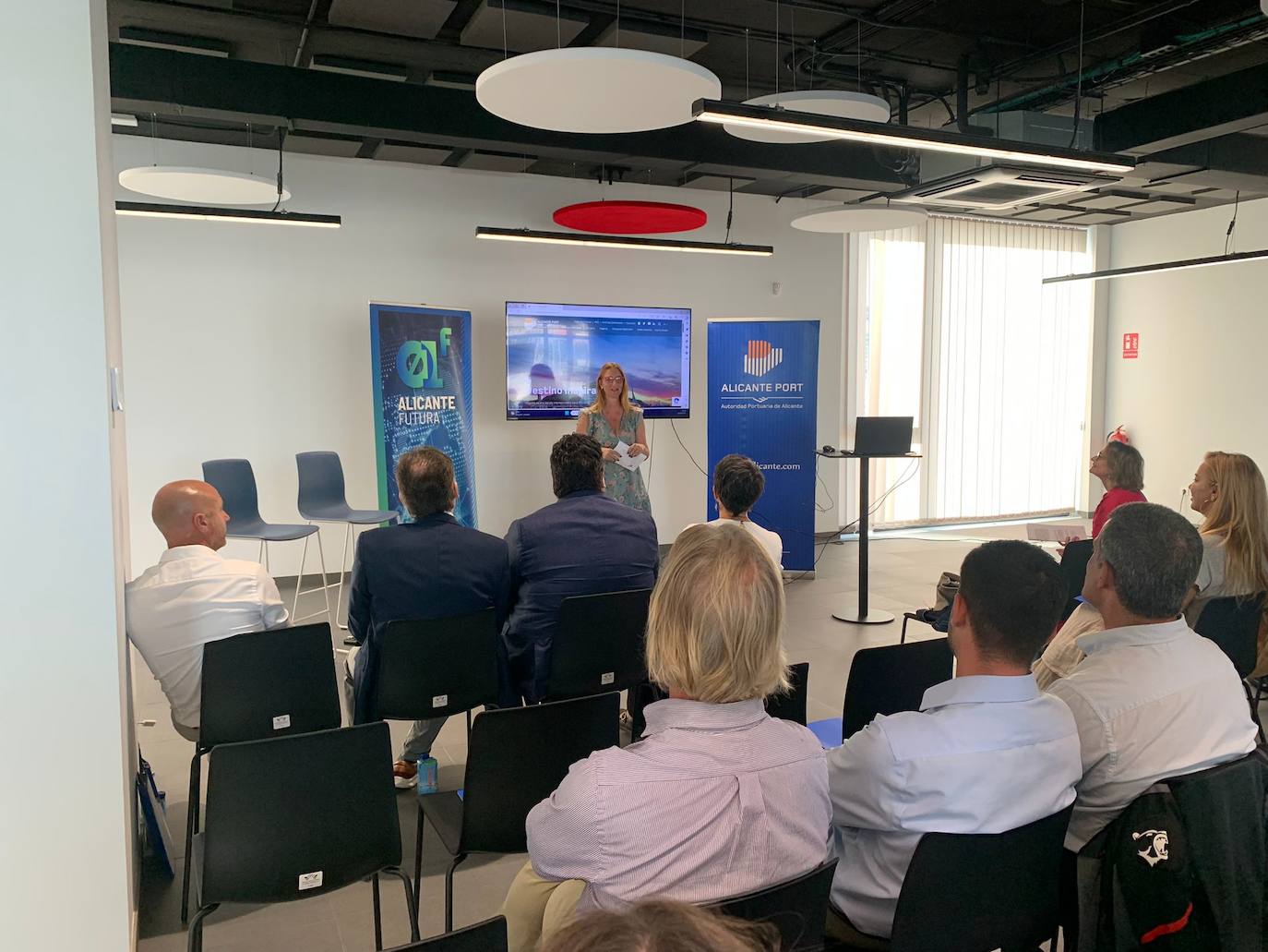 La concejala Mari Carmen de España, durante la jornada.