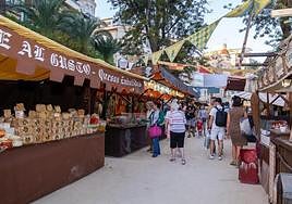 Mercado medieval en el paseo de Canalejas de Alicante.