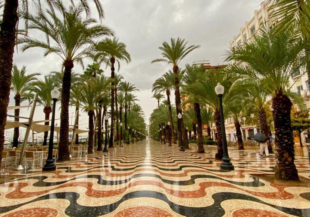 El paseo de la Explanada de Alicante.