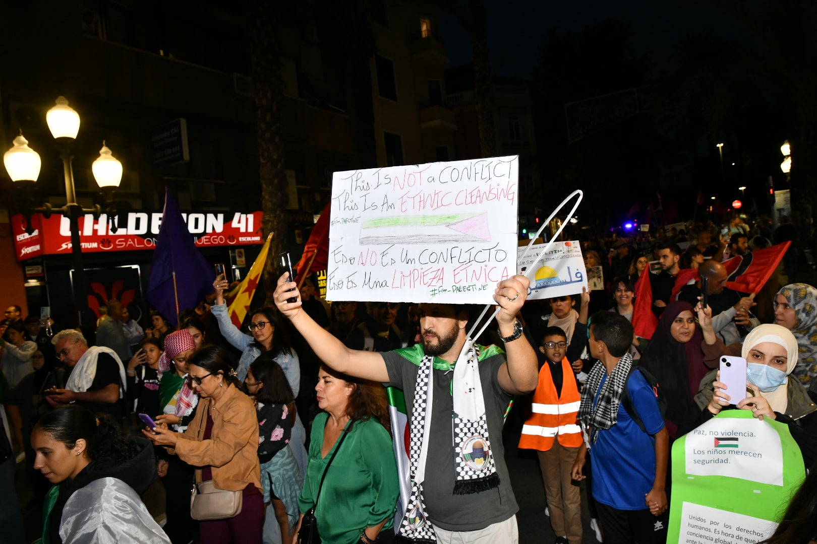 Manifestación en Alicante en solidaridad con el pueblo Palestino