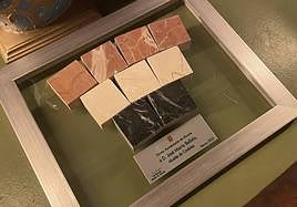 Regalo de Alicante al alcalde de Córdoba en las jornadas de convivencia de las belleas del foc en la ciudad andaluza.