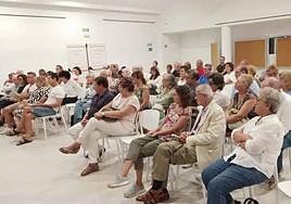 Una reunión reciente de Afectados por la Ley de Costas en Dénia.