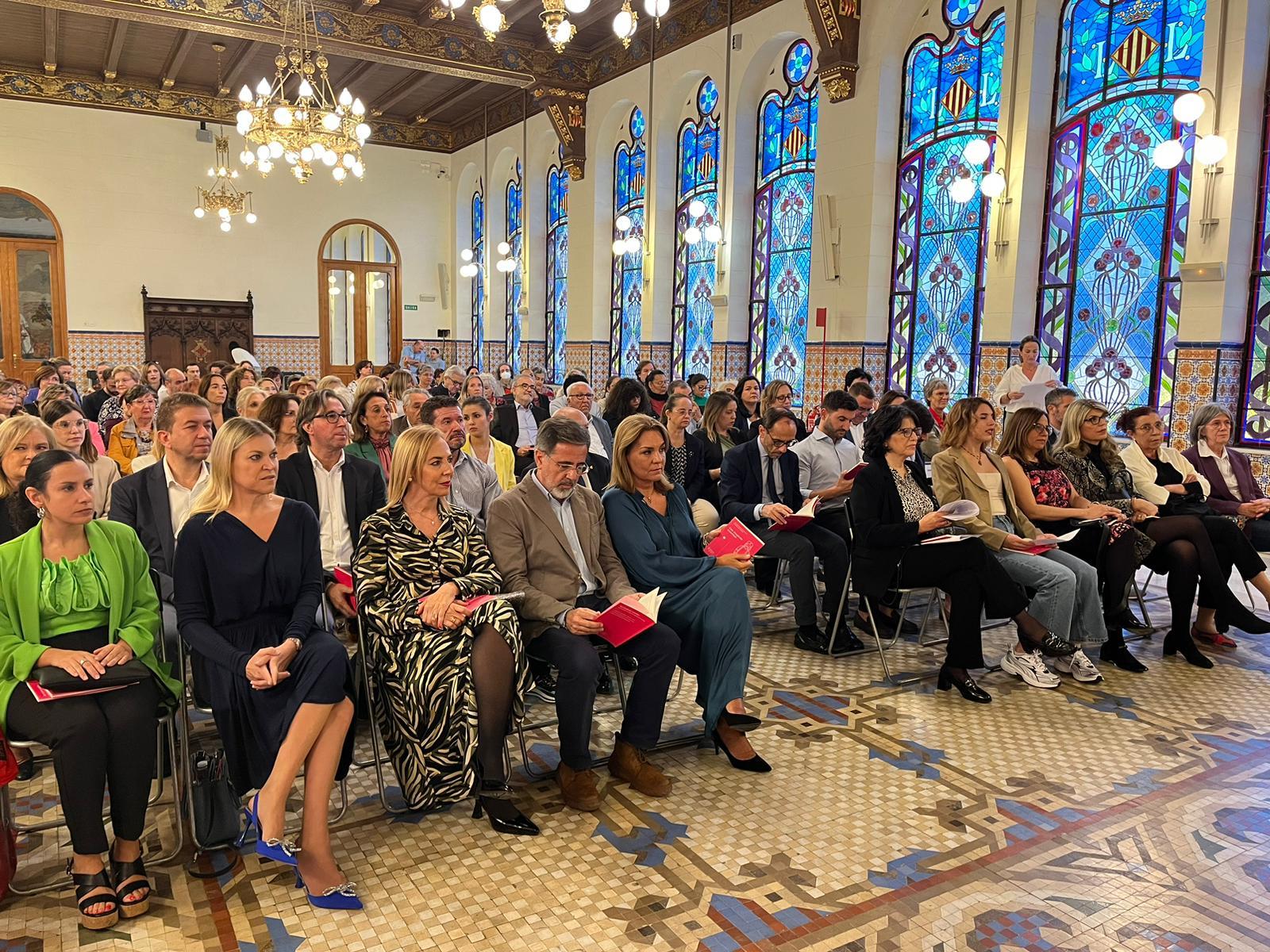 La alicantina Francisca Gutiérrez Clavero gana el Premio Literario de Narrativa de Mujeres.