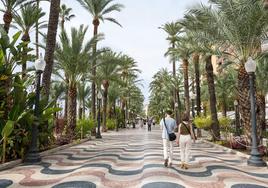 El Ayuntamiento de Alicante denuncia a la página web que vende las teselas de la Explanada