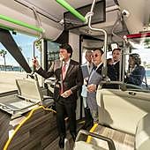 Los autobuses del futuro empiezan a circular por las calles de Alicante