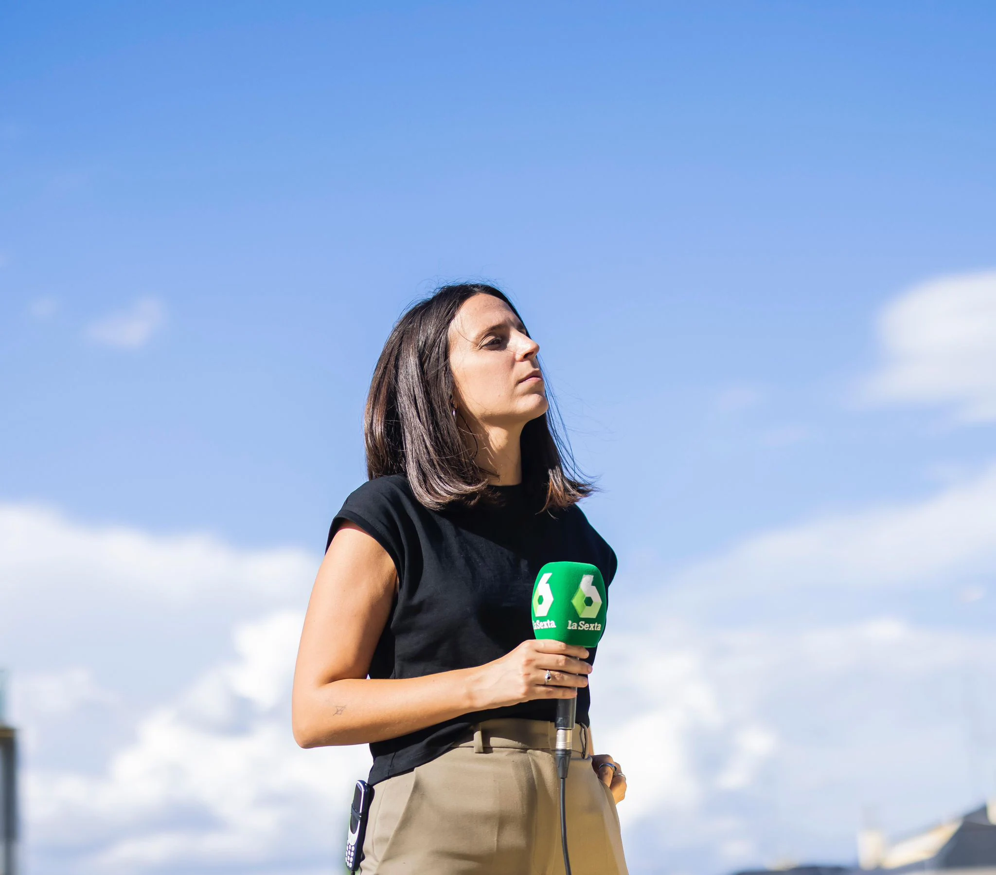 Andrea Segura, la alicantina que pone voz al fútbol femenino