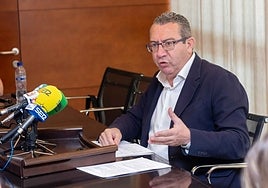 Toni Pérez explica en rueda de prensa los motivos de las subidas de tasas e impuestos