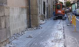 El arranque de las obras se ha hecho en las proximidades del convento de las Clarisas.