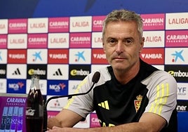 Fran Escribá, durante una rueda de prensa con el Zaragoza