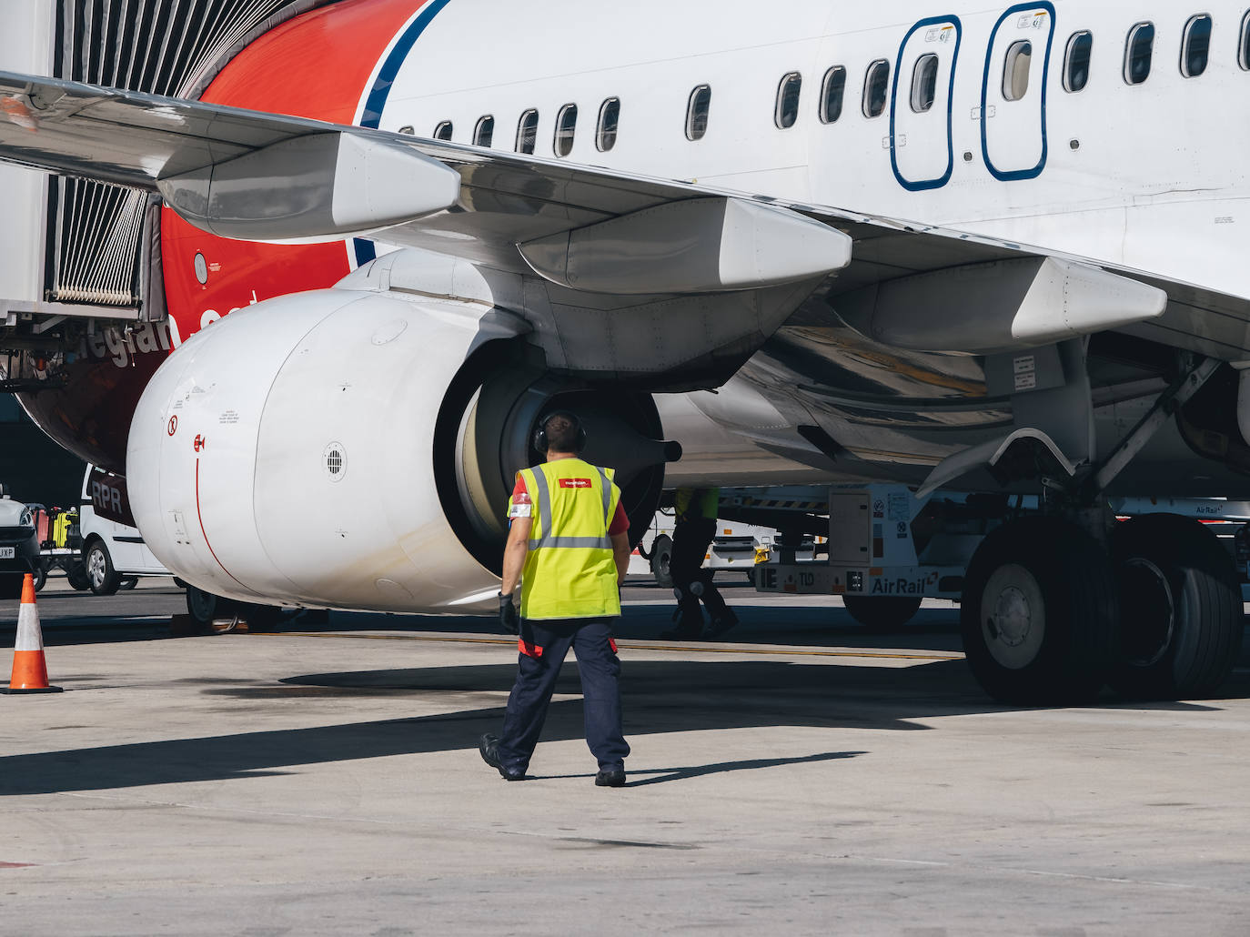 El Tribunal Administrativo ha paralizado las concesiones de handling en los aeropuertos como el de Alicante-Elche.