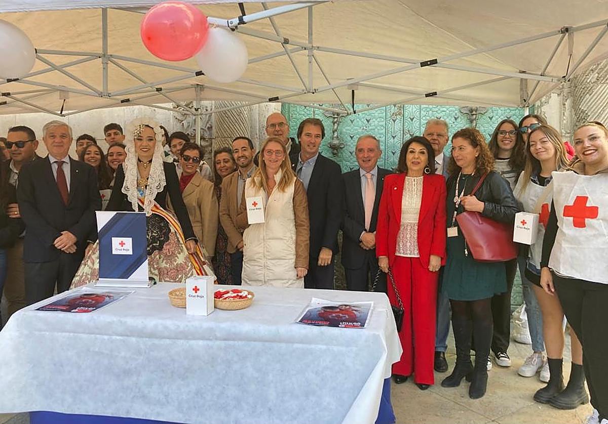 Mesa de Cruz Roja en el Ayuntamiento de Alicante.